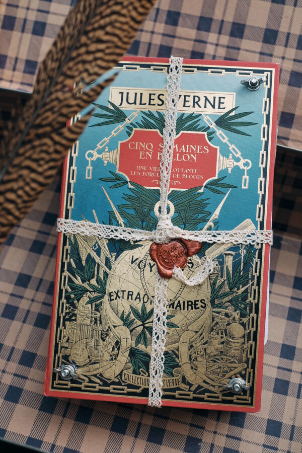 Presse à fleurs - Cinq semaines en ballon